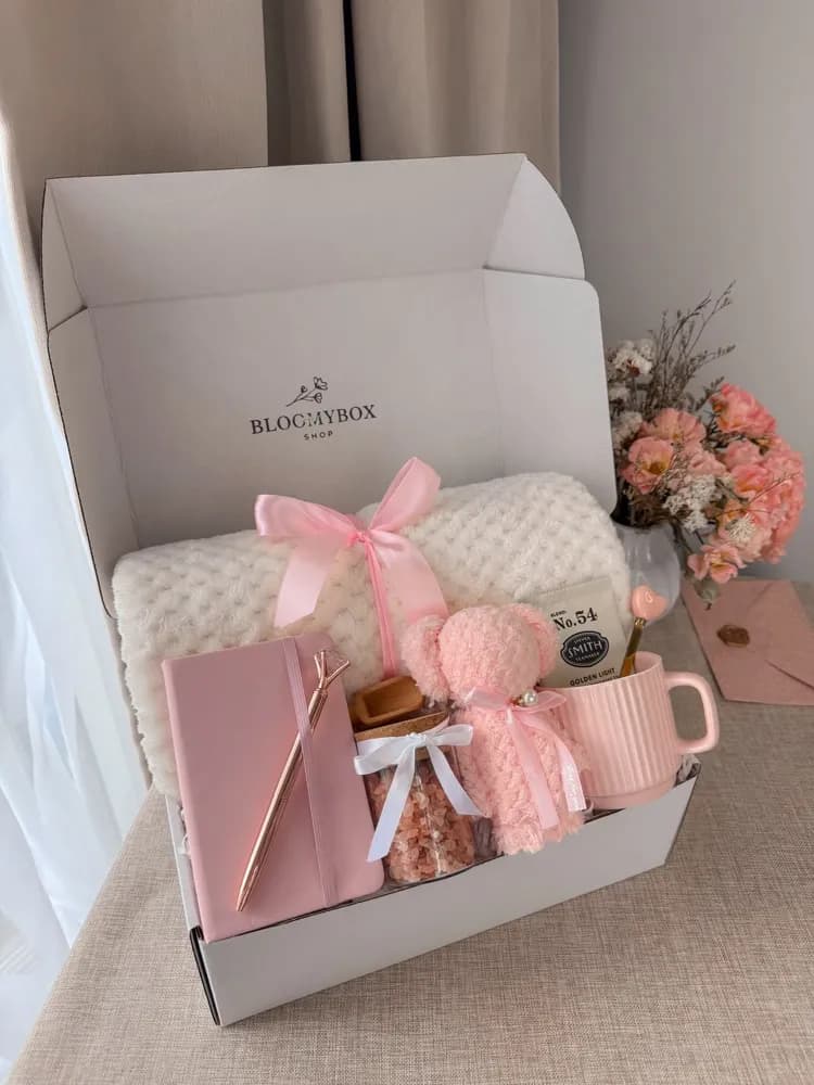 Blush Pamper Box