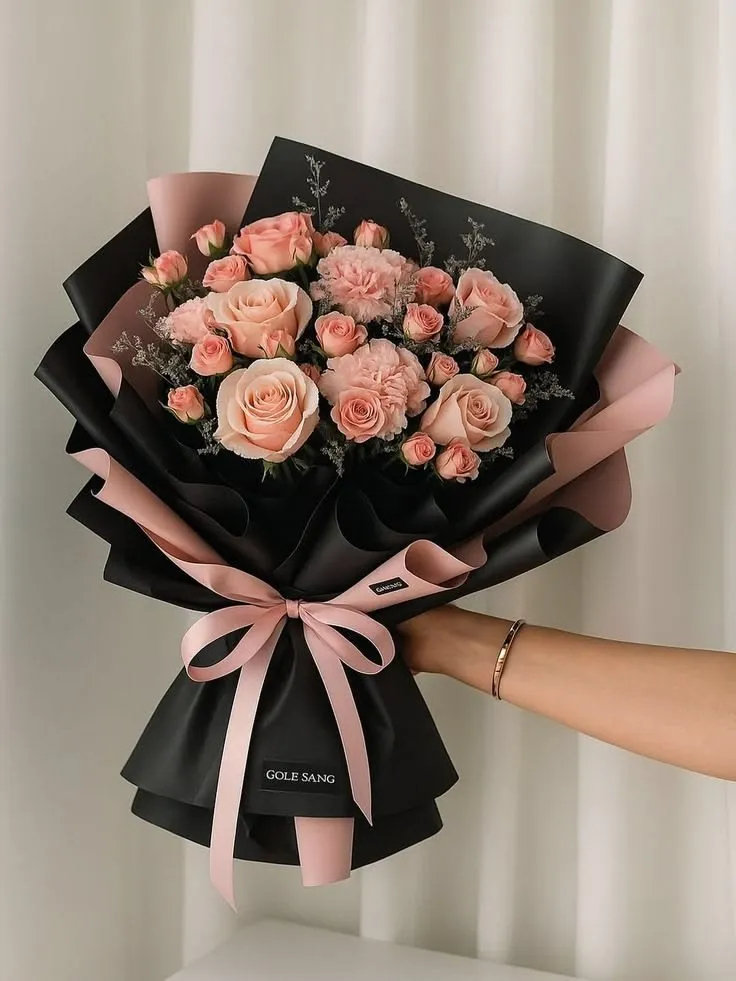 Peach Noir Bouquet